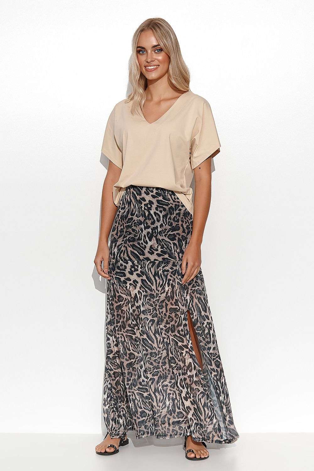 beige blouse for women, relaxed & bold, makadamia fashion