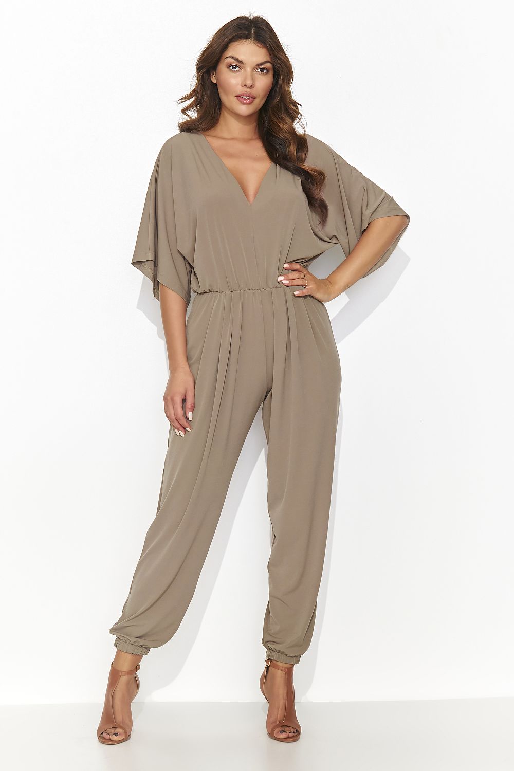 brown suit for women, polished & glamorous, numinou fashion