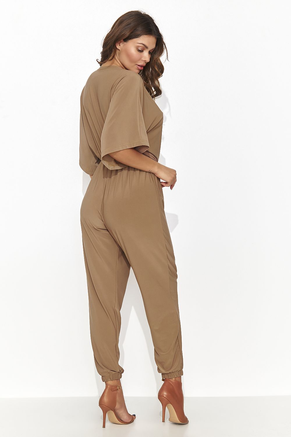 brown suit for women, polished & glamorous, numinou fashion