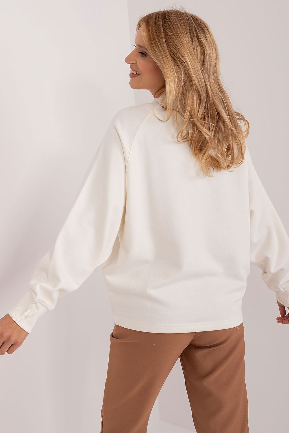 green sweatshirt  for women , stylish & functional, sublevel fashion