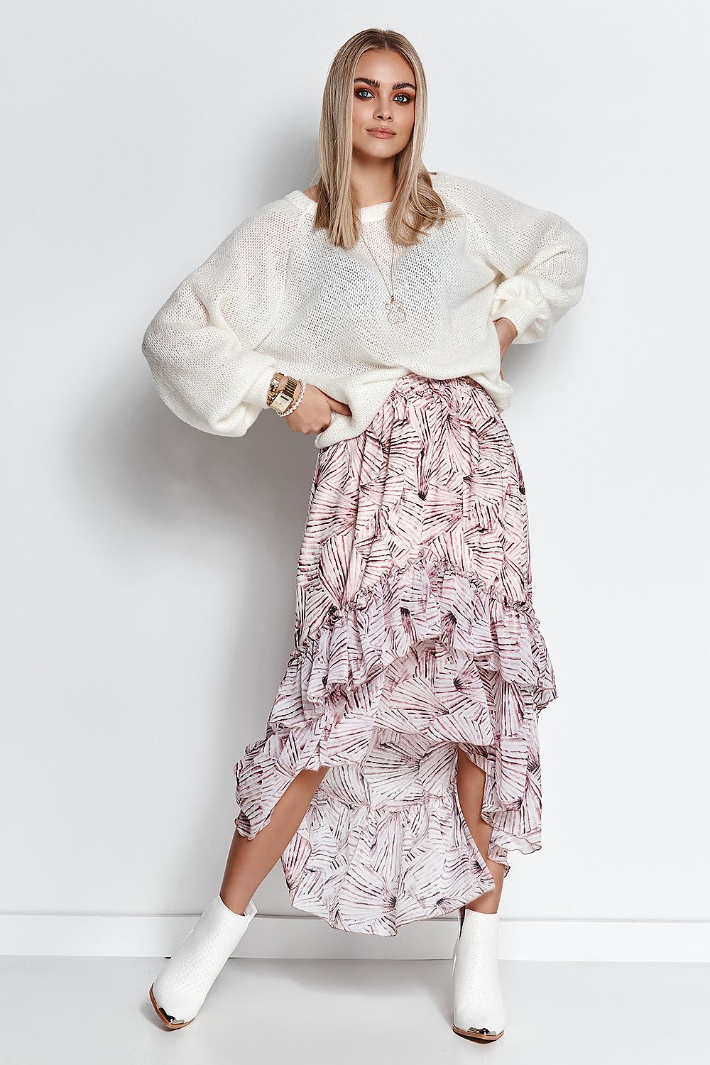 beige jumper for women, contemporary & sexy, makadamia fashion