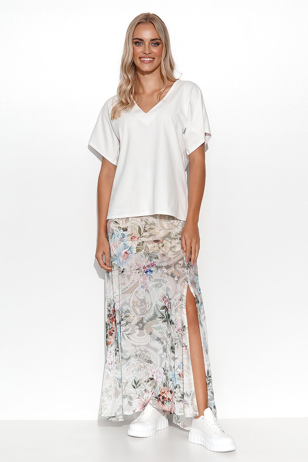 beige blouse for women, relaxed & bold, makadamia fashion