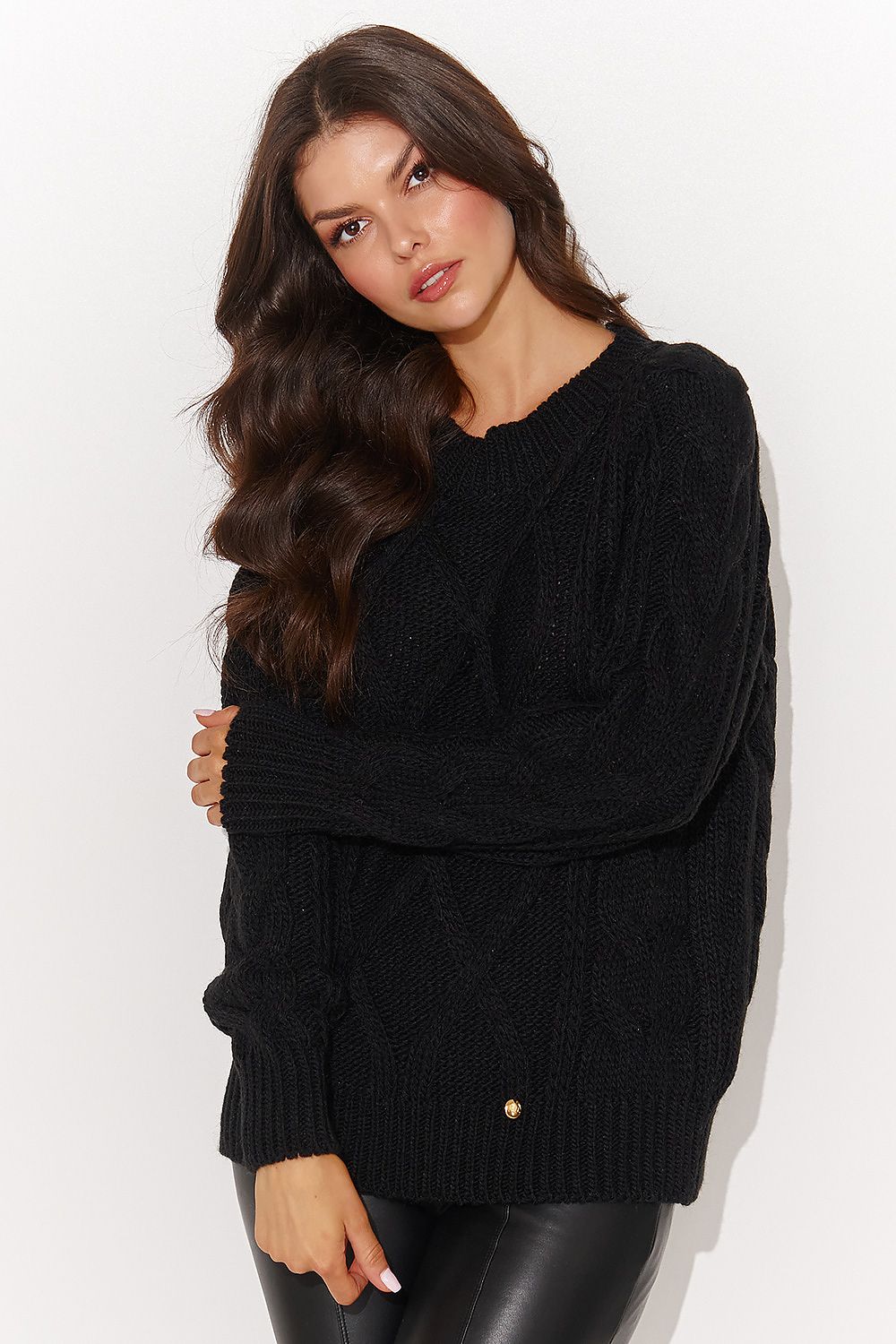 black jumper for women, sophisticated & urban, numinou fashion