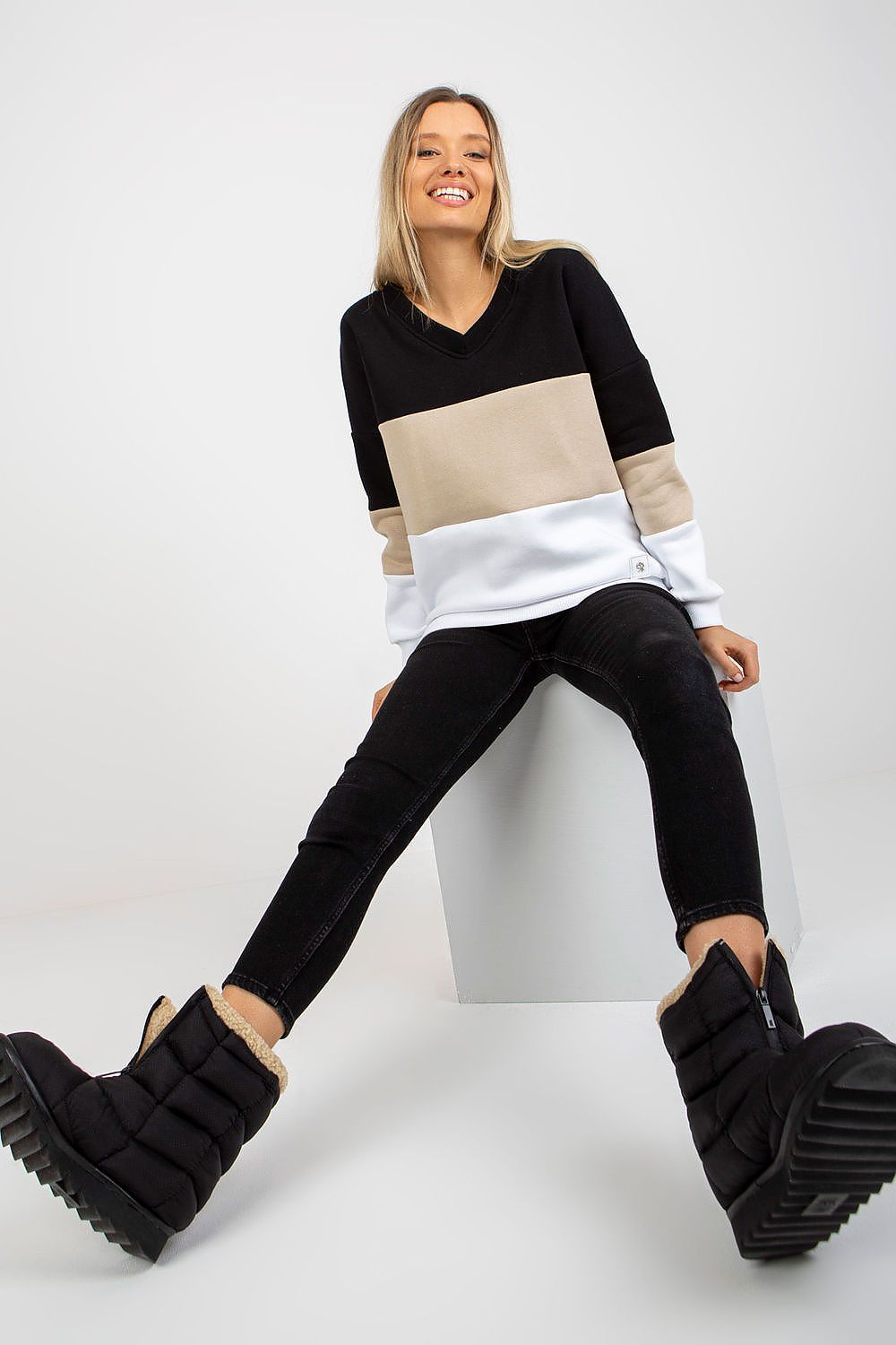 black sweatshirt for women, effortless & stretchy, relevance fashion
